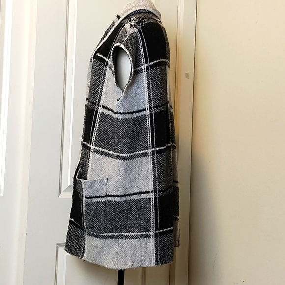 Nicole Miller New York grey black and white sweater - Picture 4 of 9